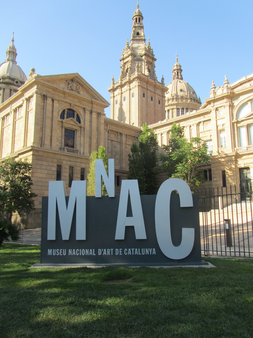 MNAC – Museu Nacional d'Art de Catalunya — Art & Encyclopedic in Barcelona, Spain
